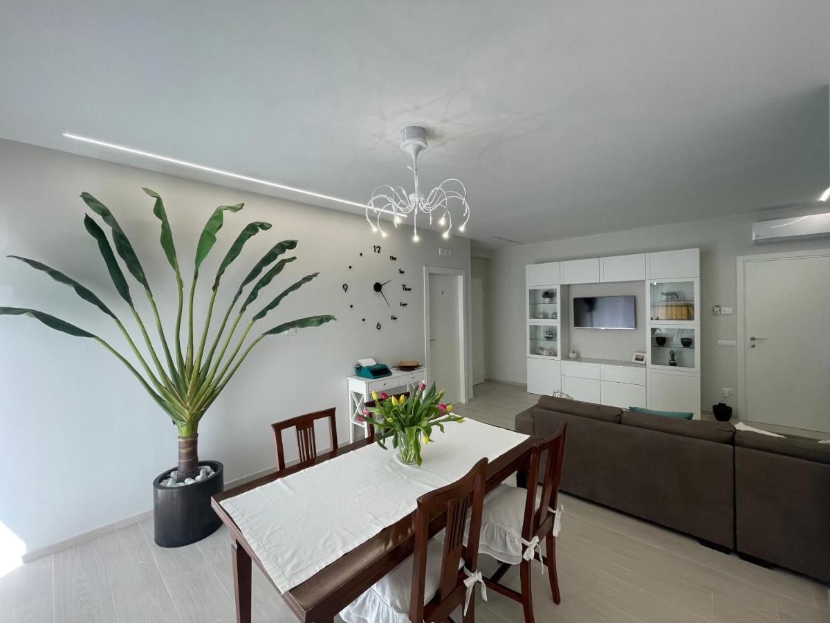 Otium Rooms / Camere E Appartamenti Morrovalle Exterior photo